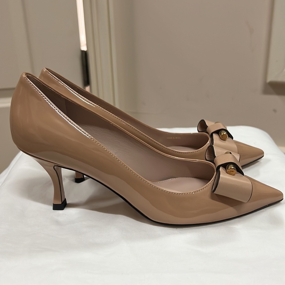 New Stuart Weitzman Nude Heels, Size 6